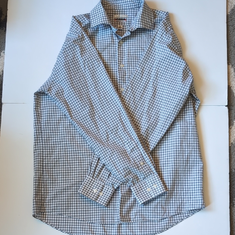 Van Heusen Men's Button Down Dress Shirt